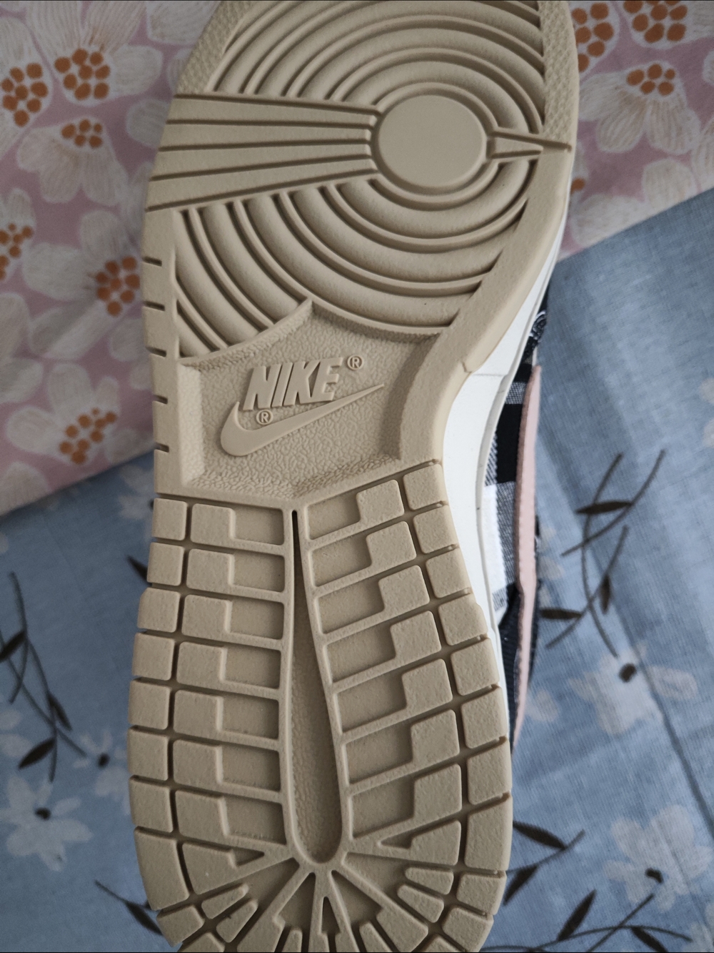 Nike Men's Athletic Shoes - Tan, Black, White - Picture 6 of 6